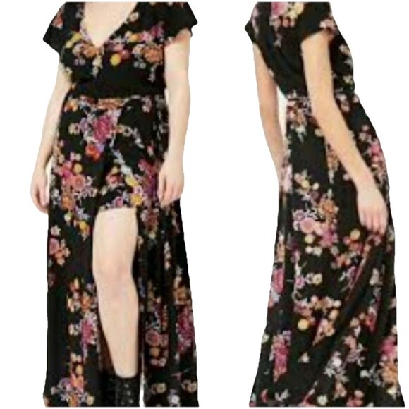 Forever 21 Plus Maxi Romper Dress Cap Sleeves V-Neck Size 1X Black Dark Floral - Picture 1 of 14